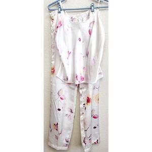 Avon White Pink Floral Print 2 Piece Satin Pajamas Medium Lightweight Soft